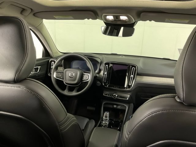 New 2026 Volvo XC40 B5 Plus w/ Protection Package Premier AWD/4WD image 18