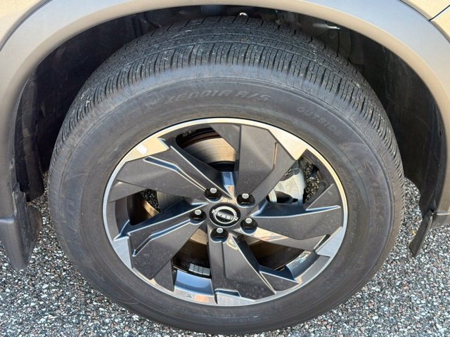 Used 2026 Nissan Rogue SV FWD image 10