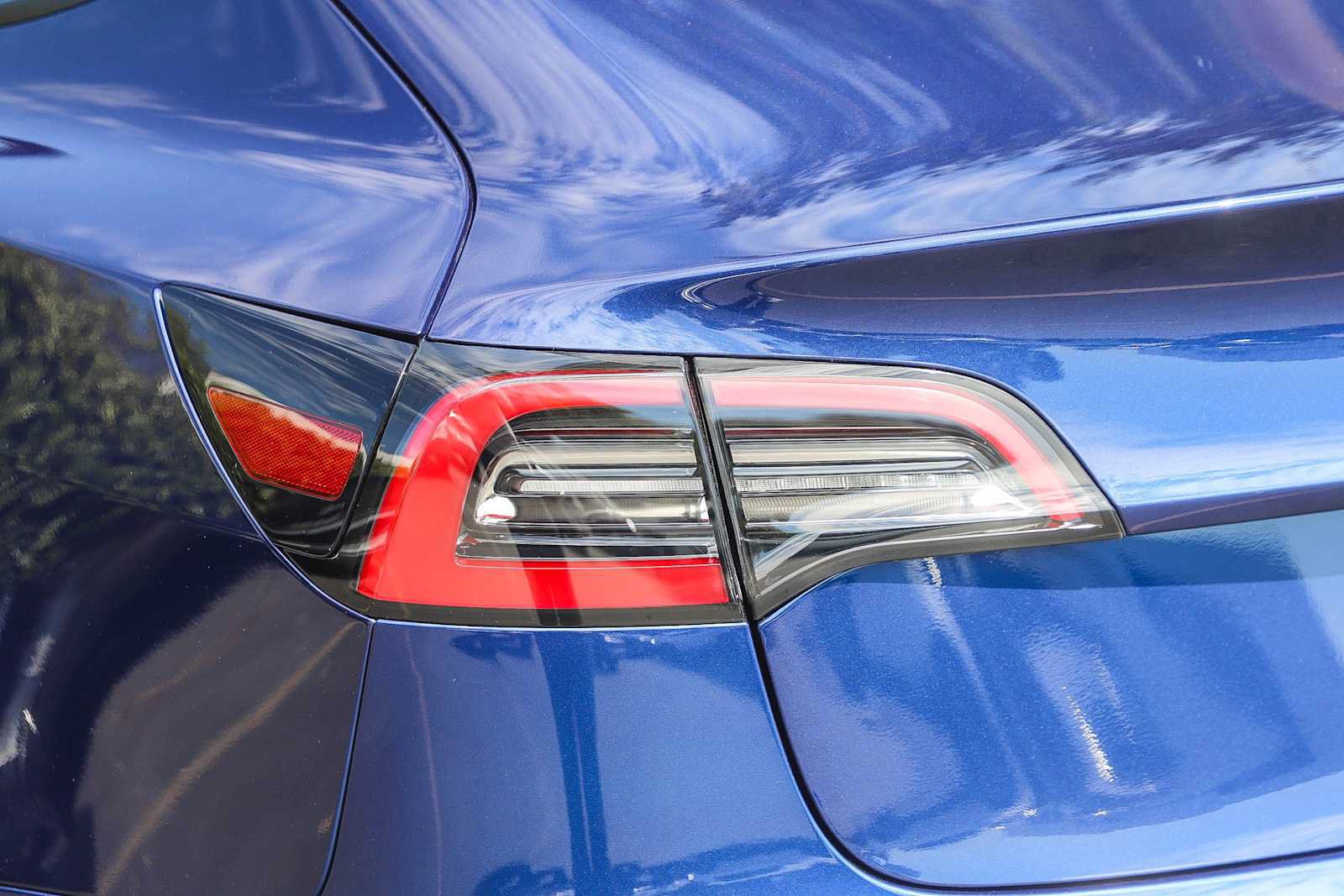 Used 2023 Tesla Model 3 Standard Range RWD image 9
