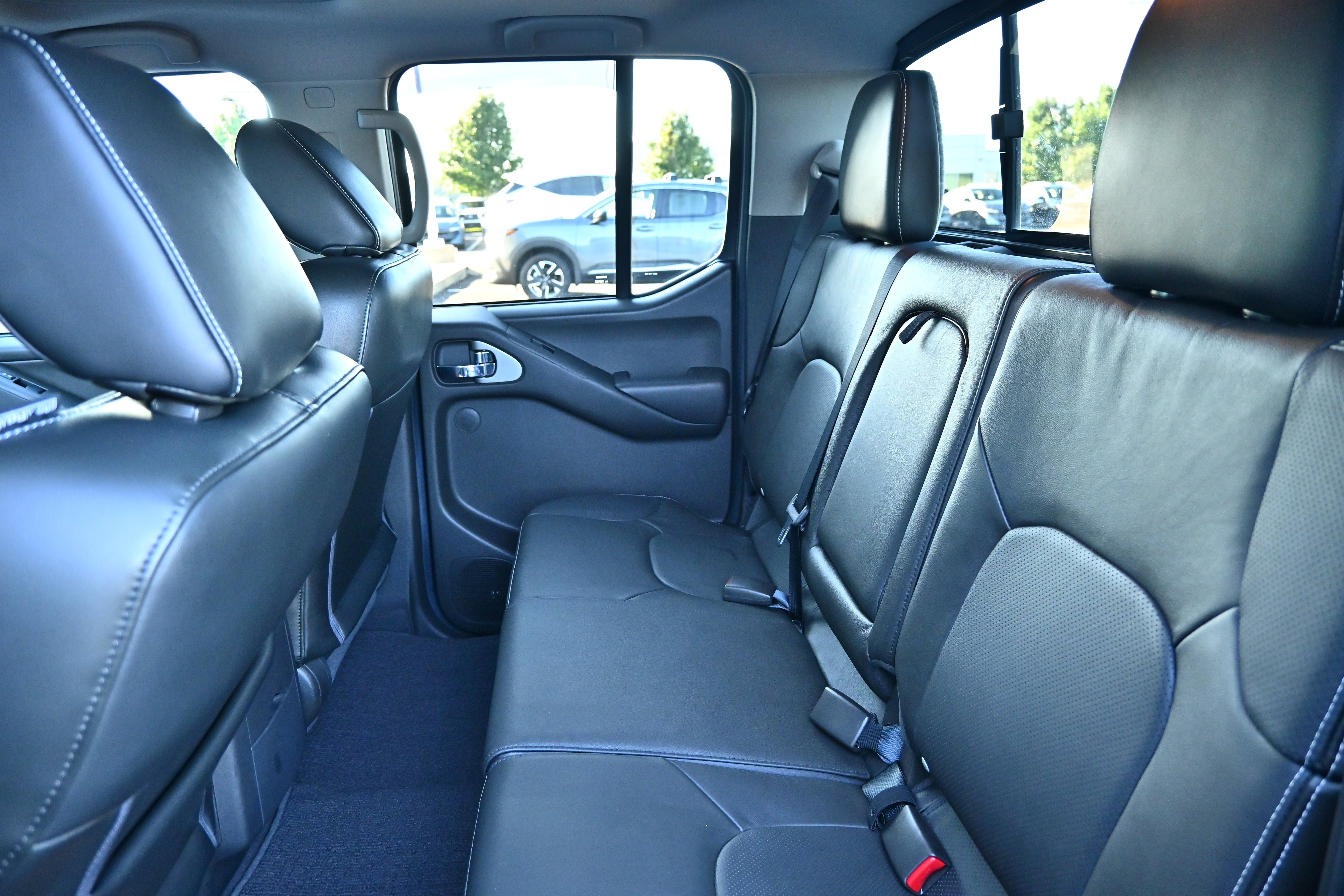 Used 2020 Nissan Frontier PRO-4X w/ Pro-4x Utility Package AWD/4WD image 17