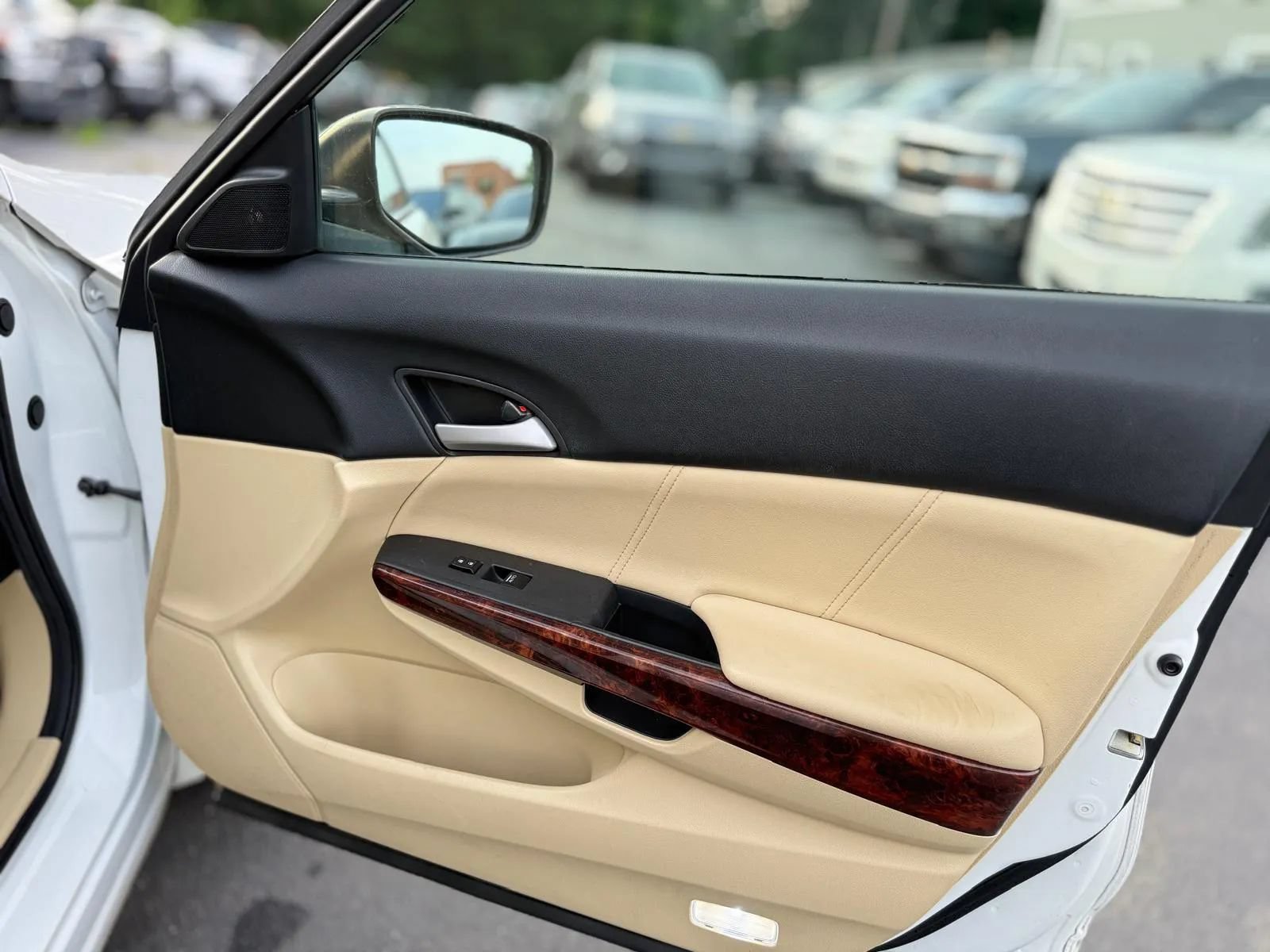 Used 2012 Honda Crosstour EX-L image 24