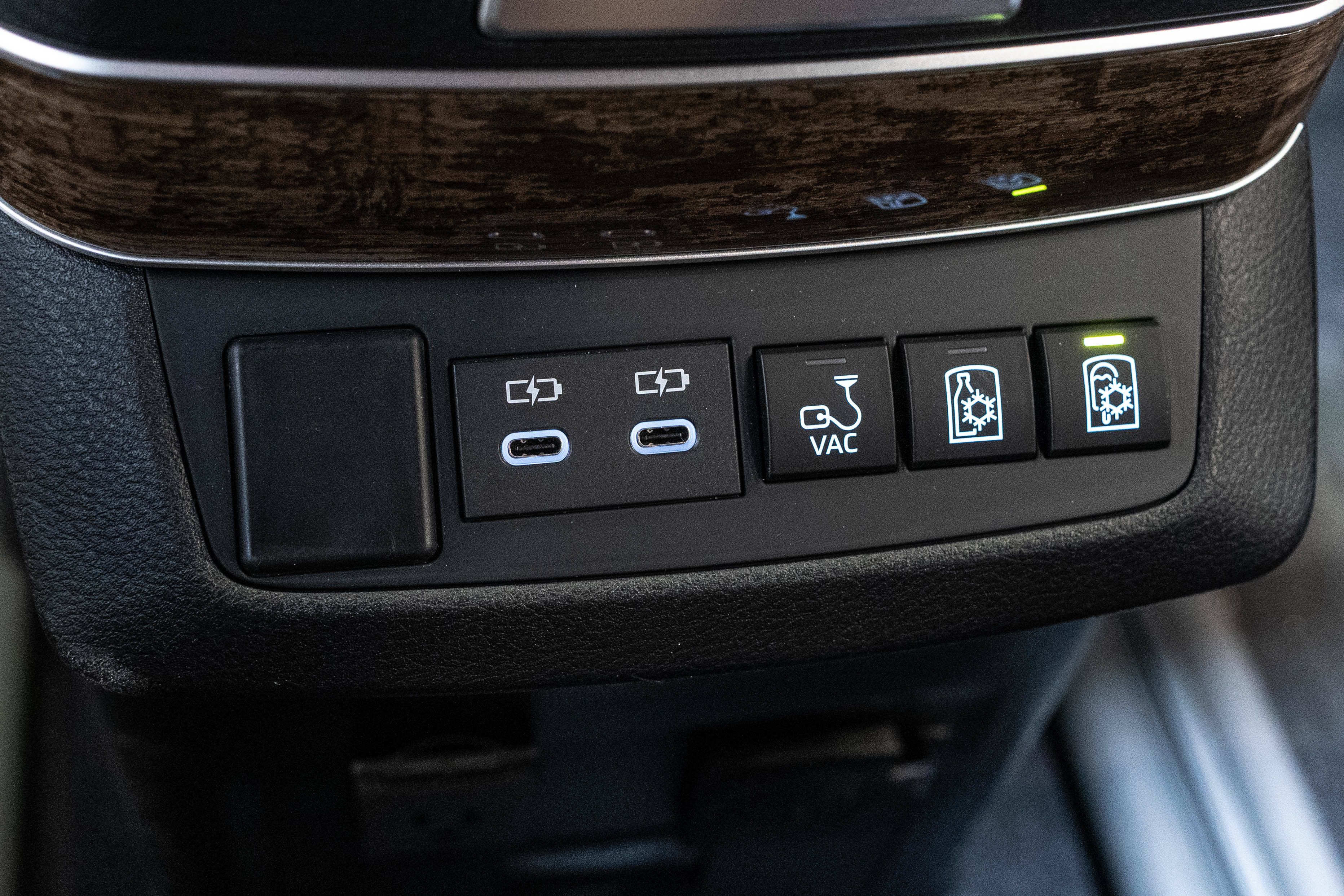 Certified 2026 Toyota Sienna Platinum AWD/4WD image 36
