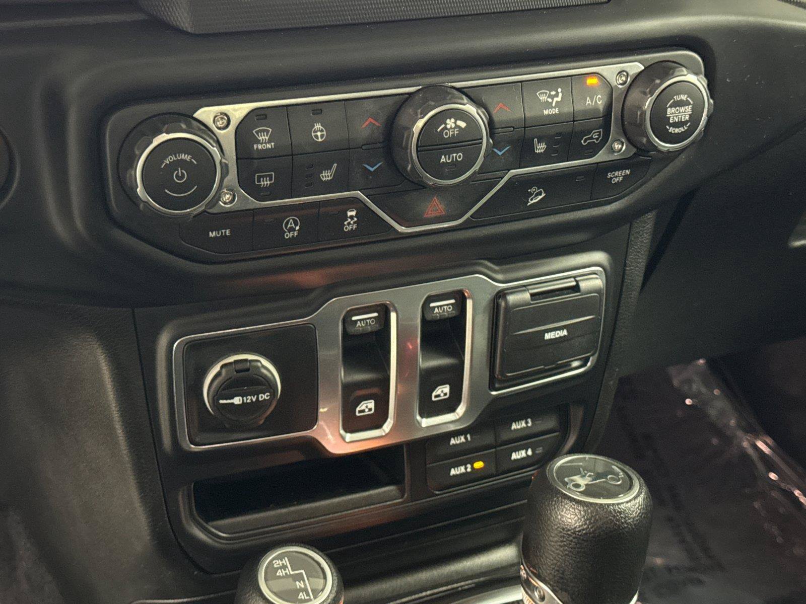 Used 2018 Jeep Wrangler Sport AWD/4WD image 19
