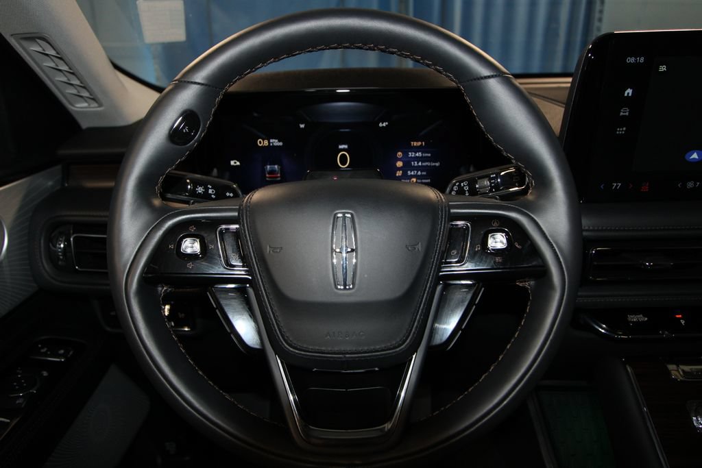 Used 2026 Lincoln Aviator Reserve AWD/4WD image 12