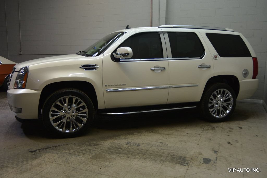 Used 2007 Cadillac Escalade AWD w/ Information Package image 4