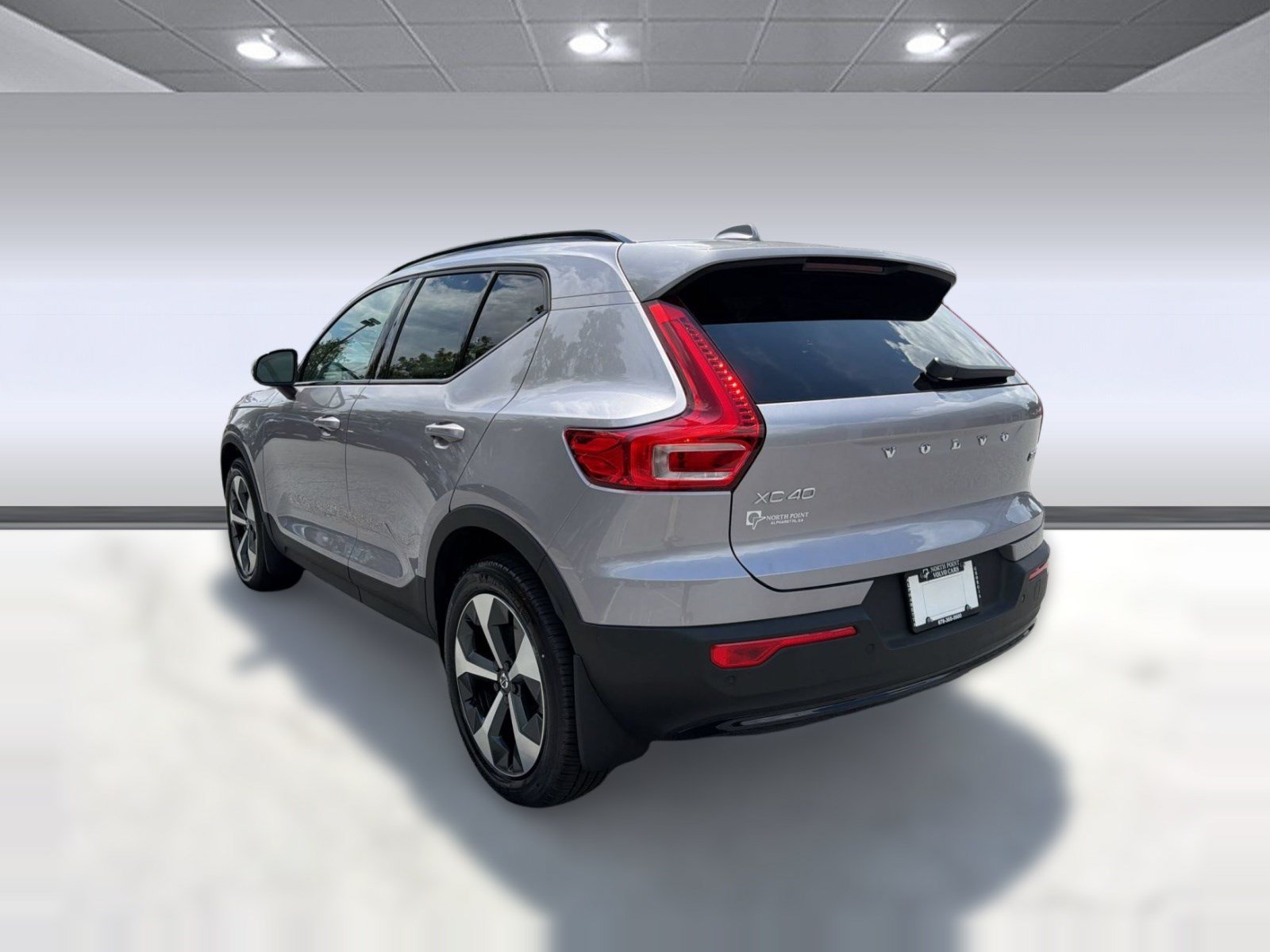 New 2026 Volvo XC40 B5 Plus w/ Climate Package AWD/4WD image 3