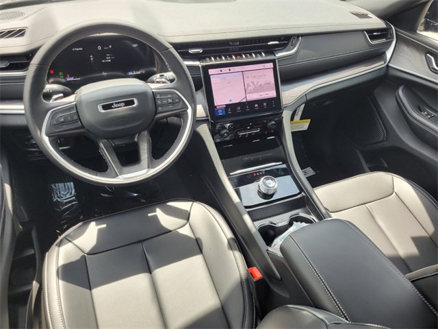 New 2025 Jeep Grand Cherokee Limited w/ Trailer Tow Package image 8