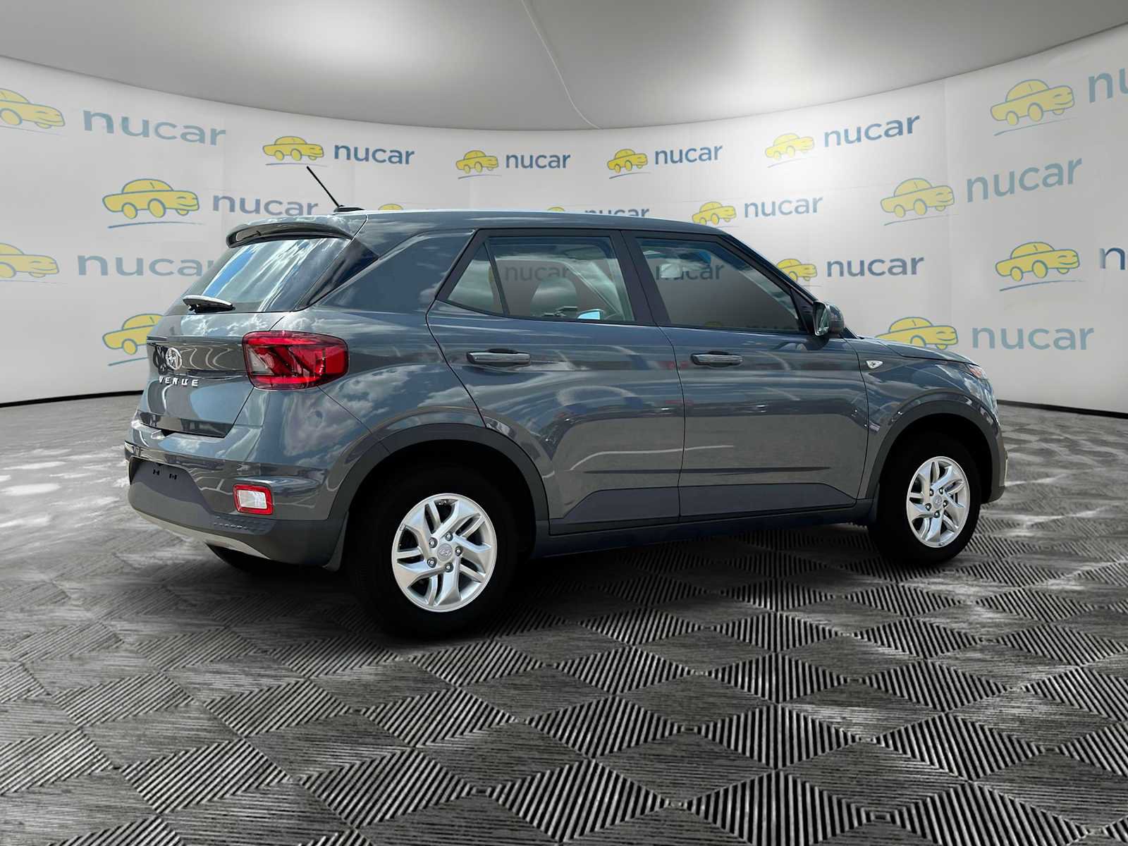 New 2025 Hyundai Venue SE image 9