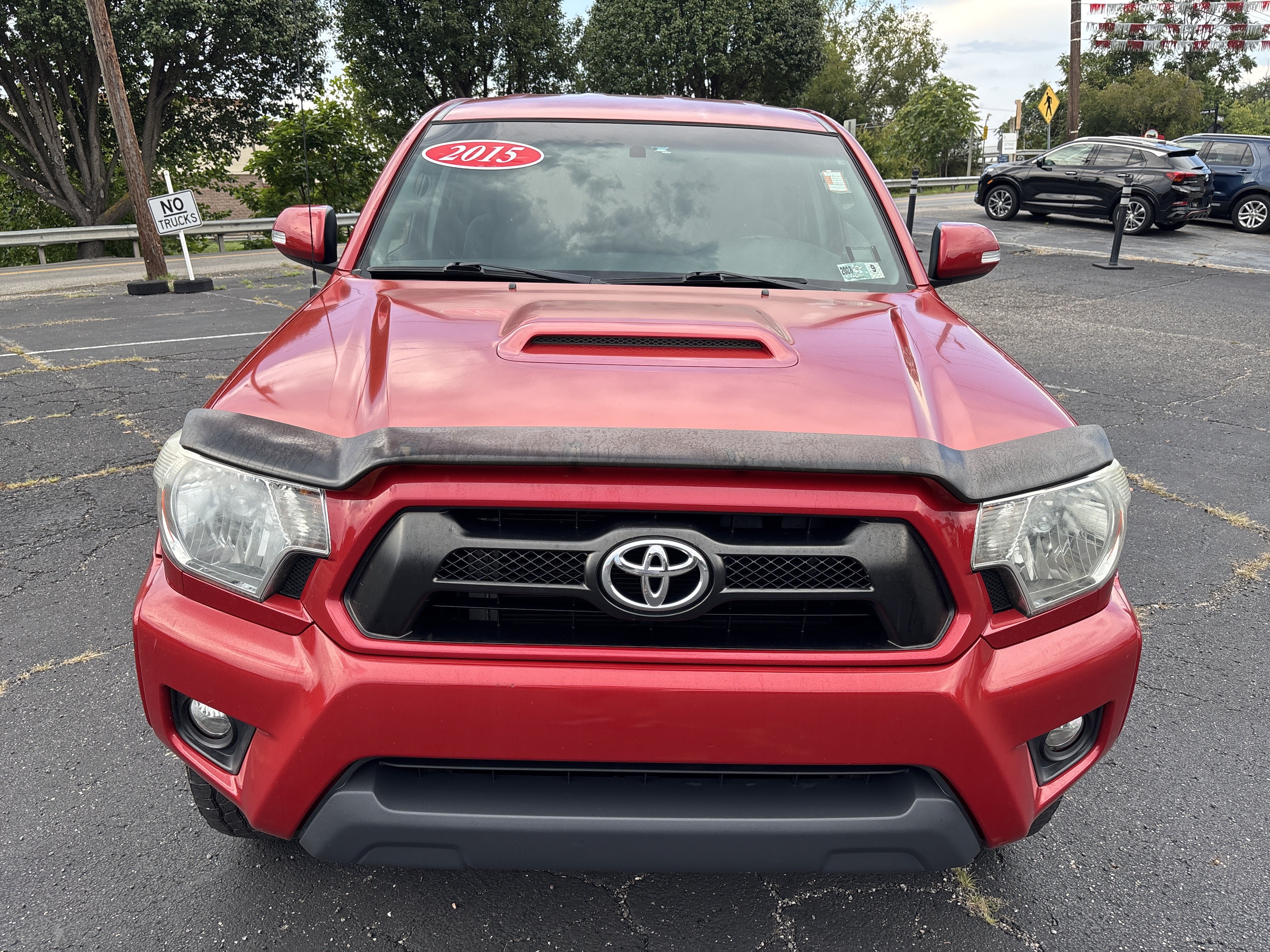 Used 2015 Toyota Tacoma 4x4 Double Cab w/ TRD Sport Package image 2