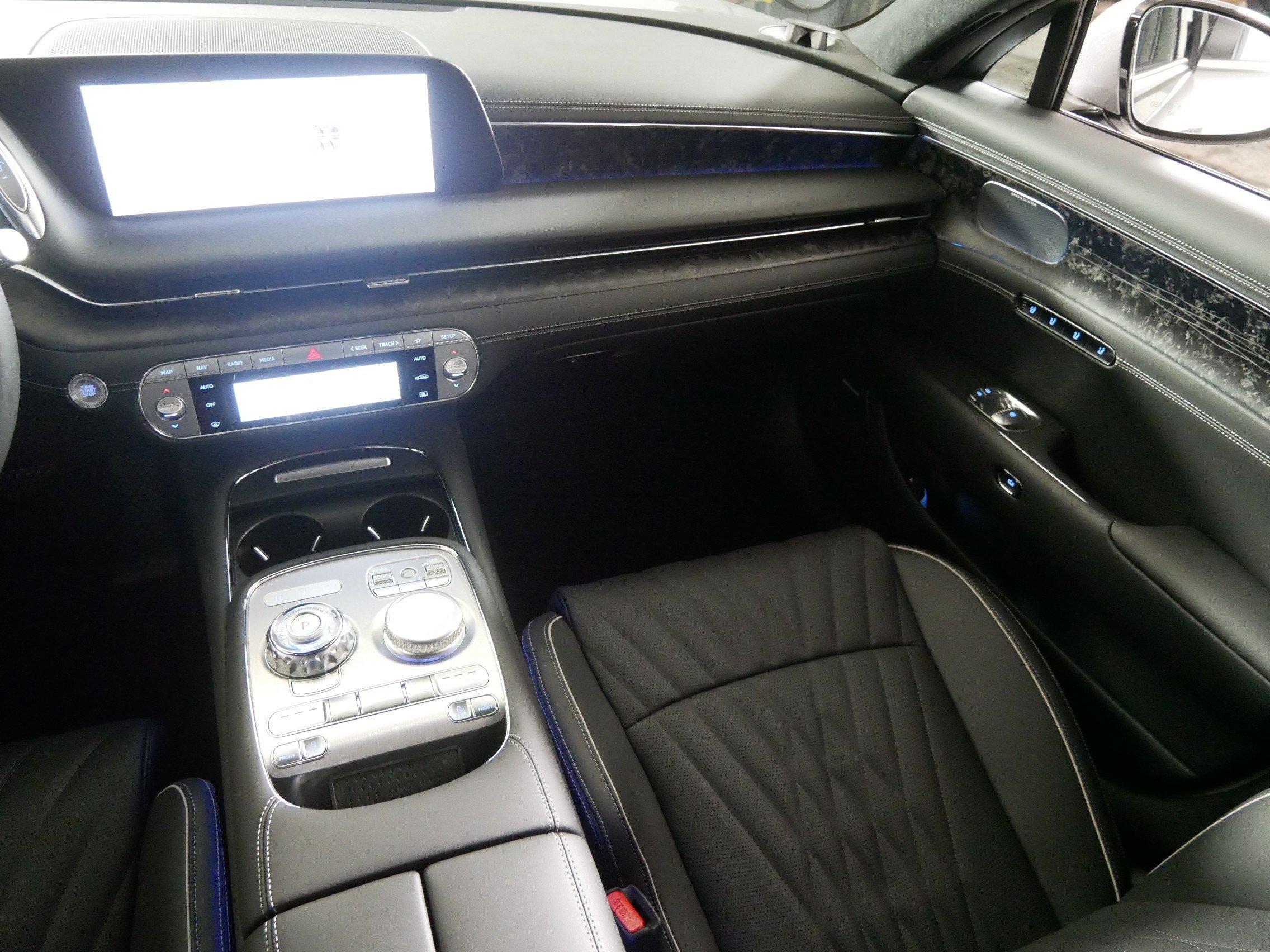 Certified 2025 Genesis G90 3.5T image 11