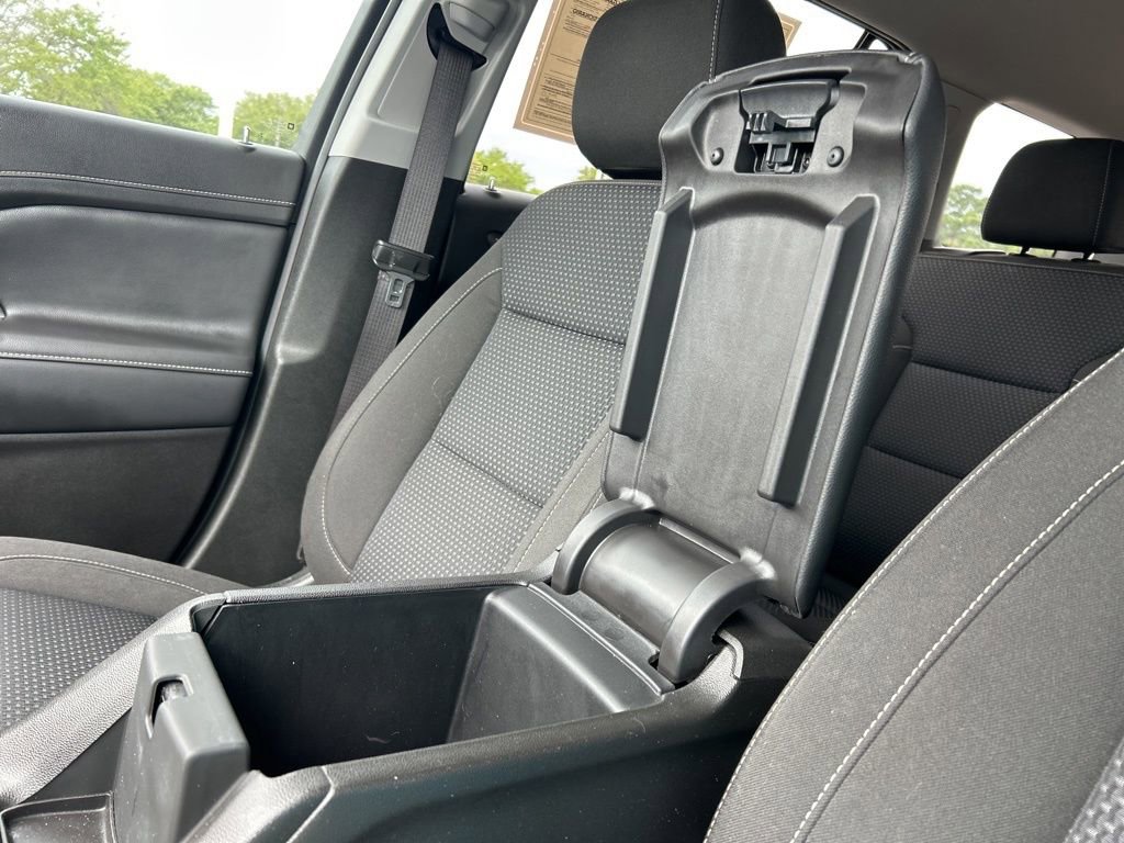 Used 2023 GMC Acadia SLE w/ Driver Convenience Package image 40