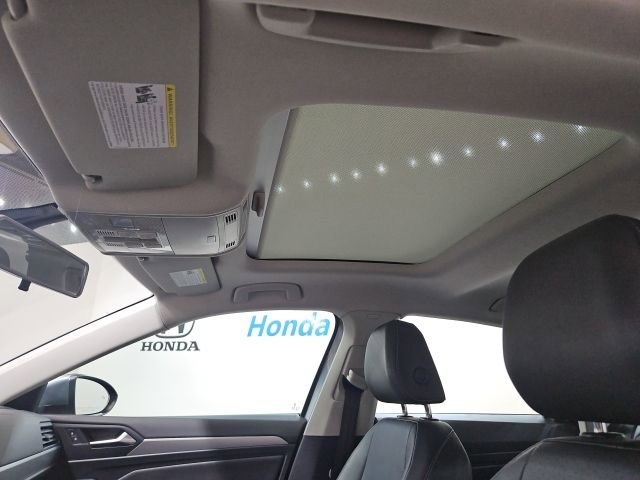 Used 2019 Volkswagen Jetta image 12