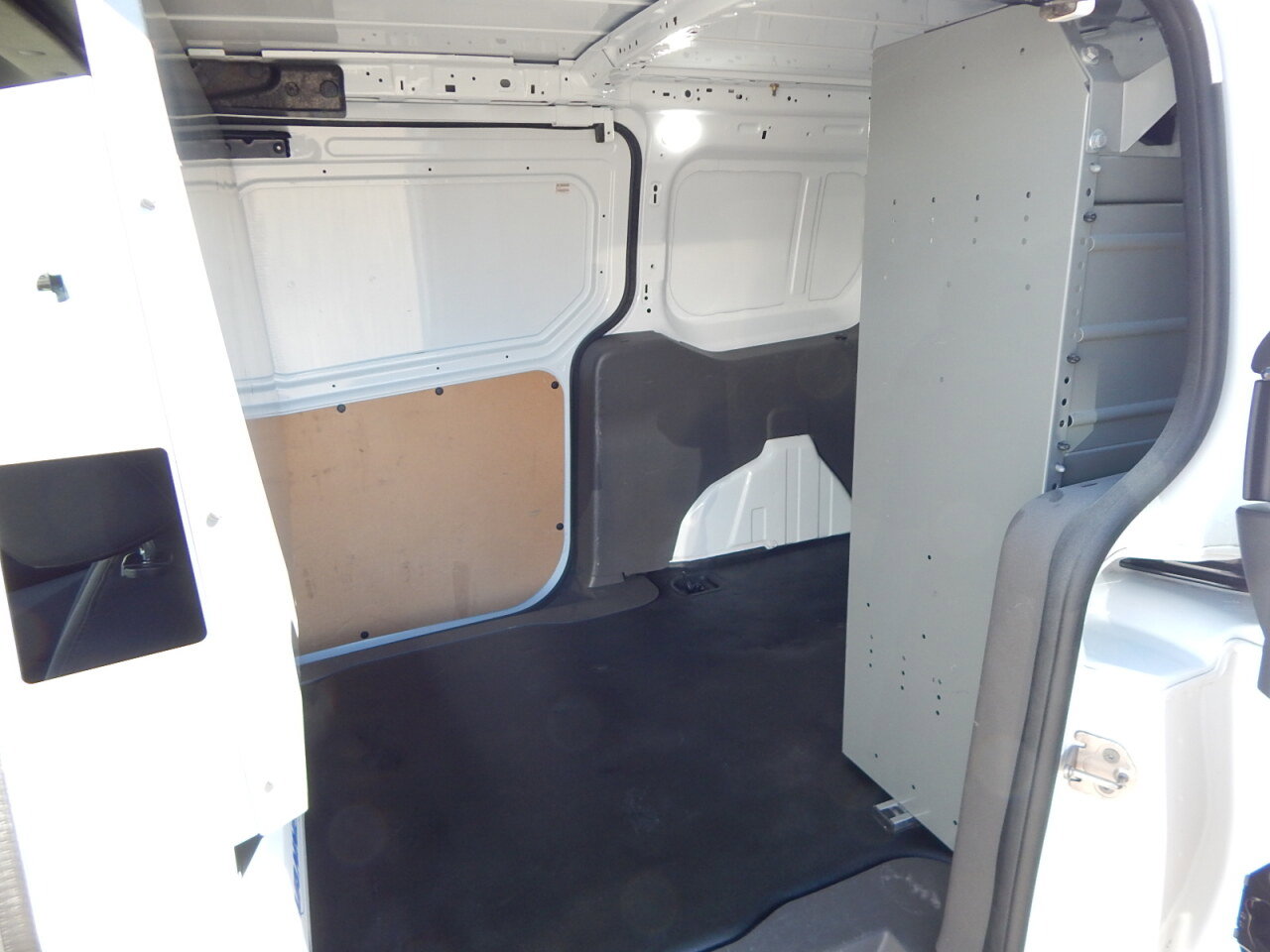 Used 2020 Ford Transit Connect XL image 17