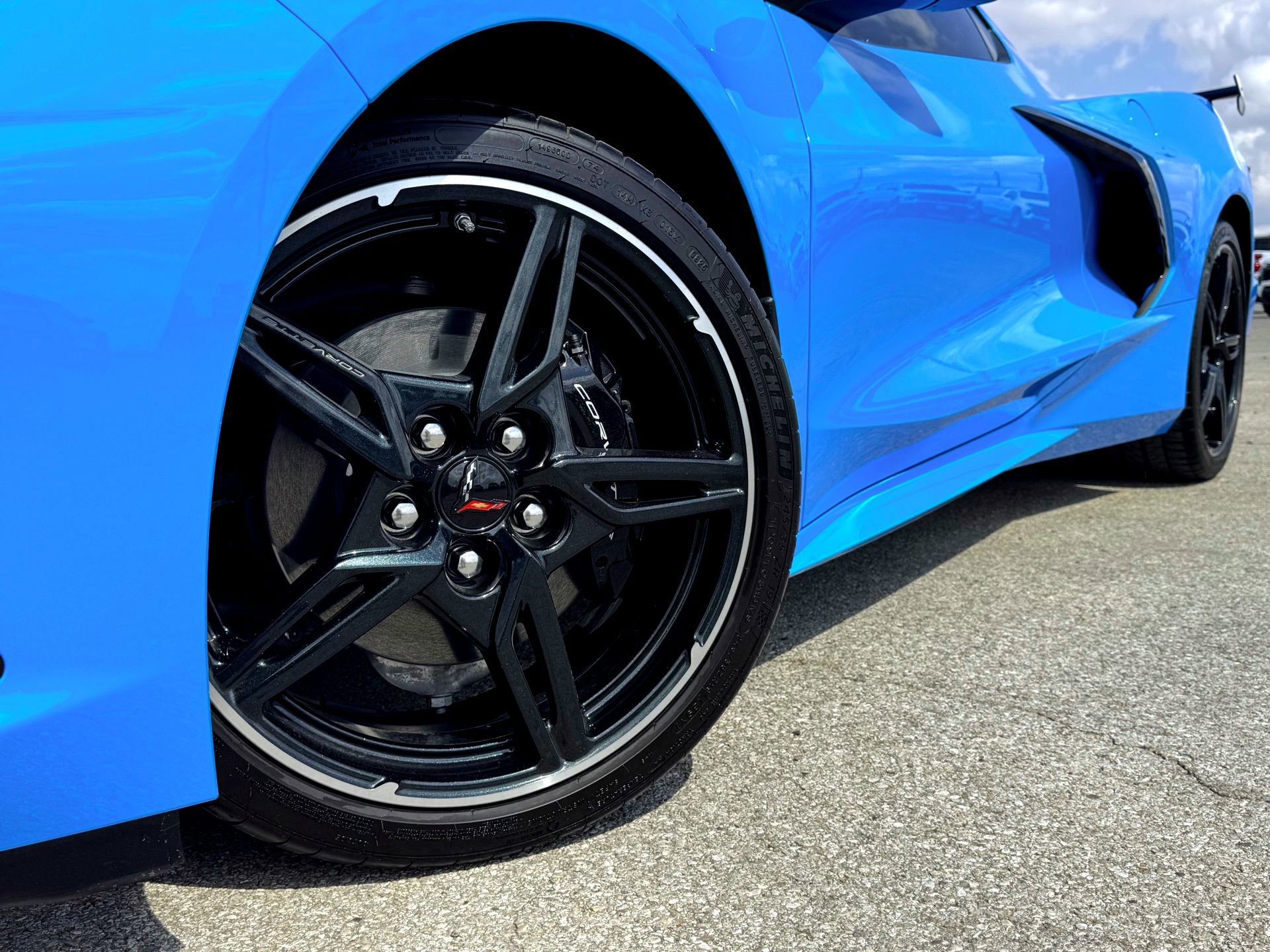 Used 2025 Chevrolet Corvette Stingray Coupe w/ 1LT image 2