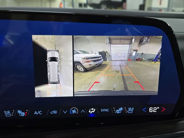 New 2025 Chevrolet Suburban Premier w/ Sun And Tow Package image 28