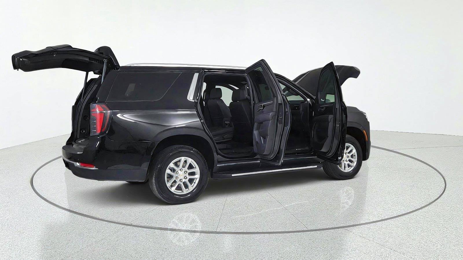 Used 2025 Chevrolet Tahoe LT AWD/4WD image 14
