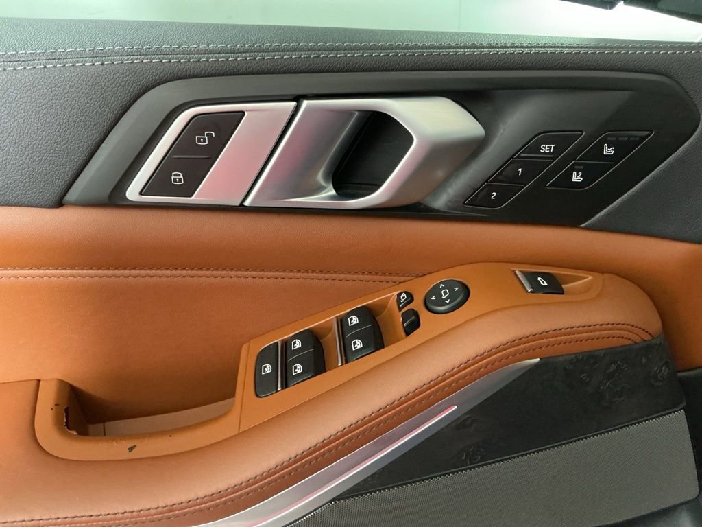 Used 2021 BMW X5 xDrive40i w/ M Sport Package AWD/4WD image 18