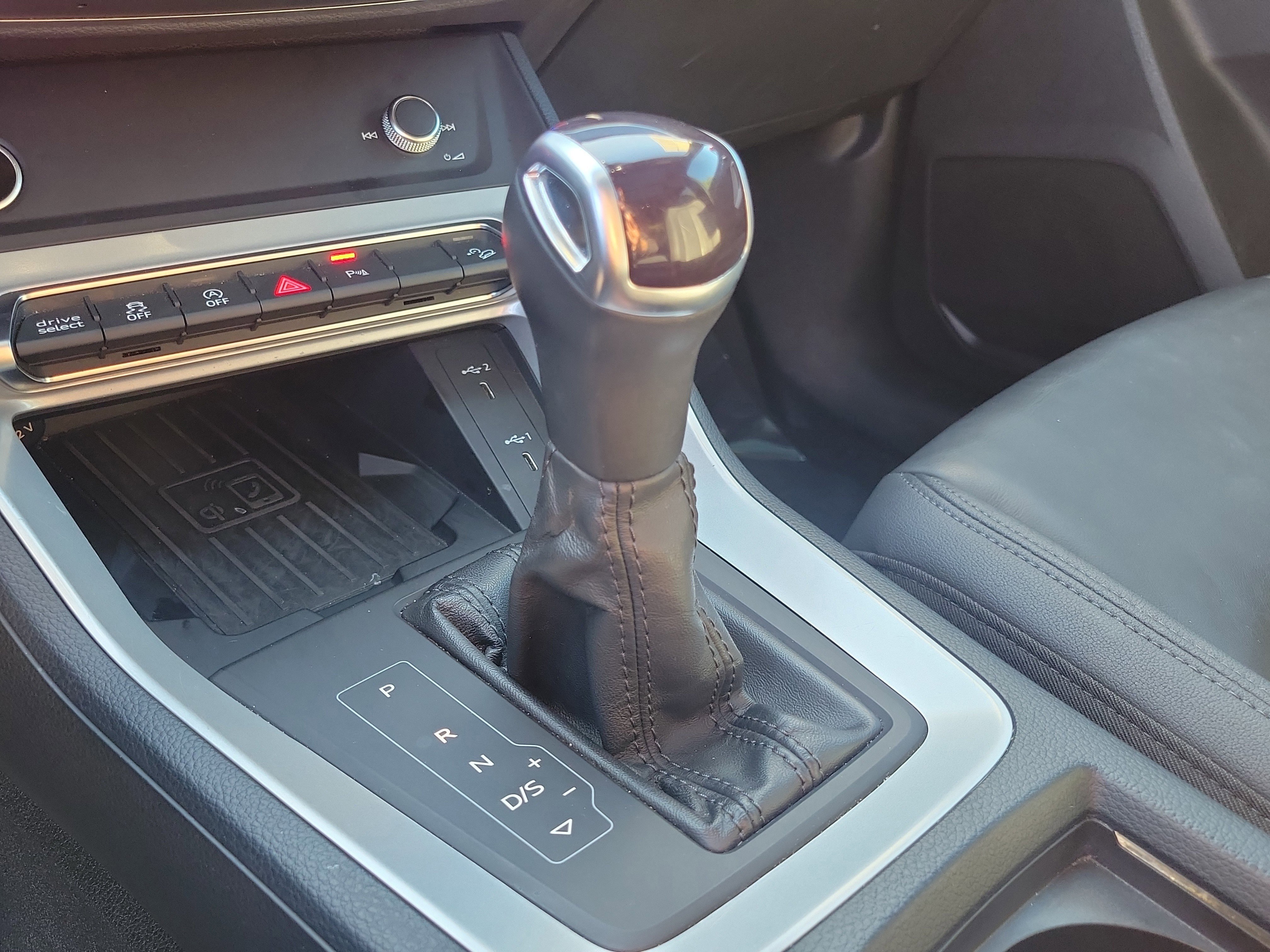 Used 2024 Audi Q3 2.0T Premium image 39