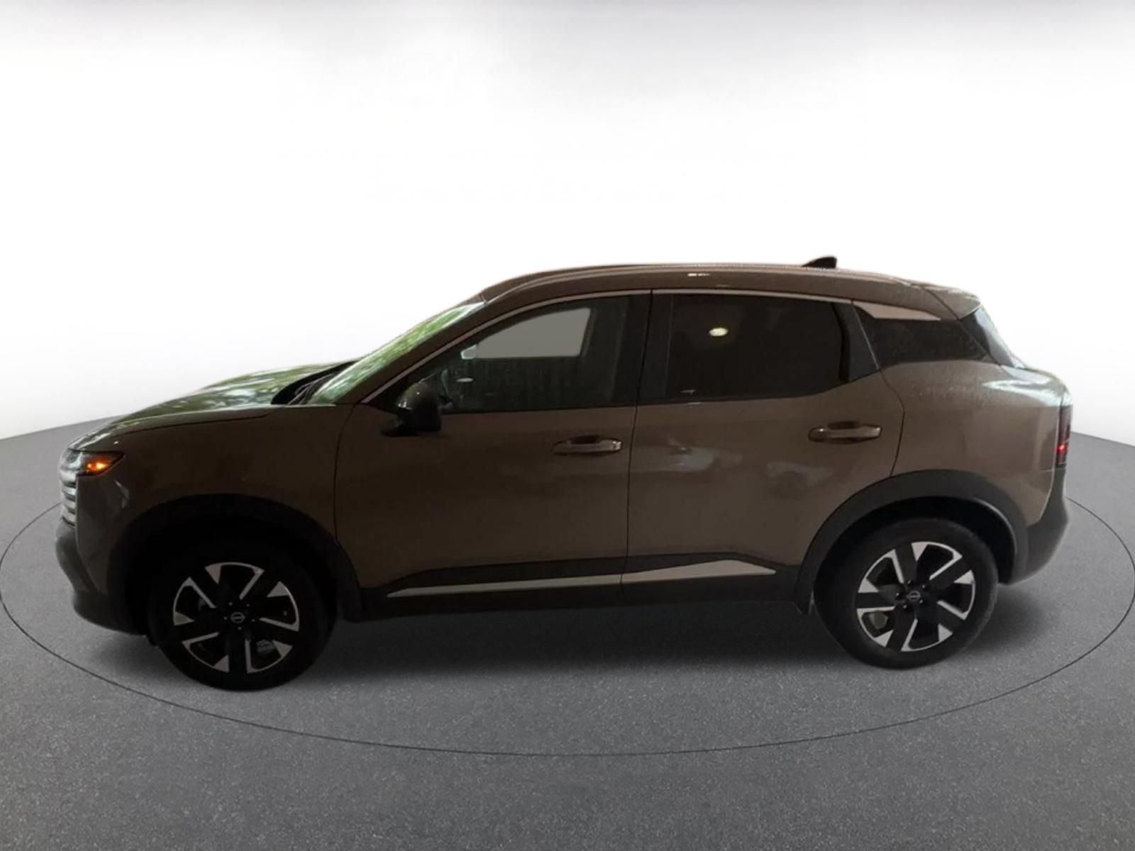 Used 2026 Nissan Kicks SV w/ Cold Weather Package AWD/4WD image 9