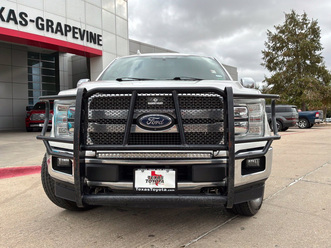 Used 2018 Ford F150 King Ranch w/ Equipment Group 601A Luxury AWD/4WD image 3
