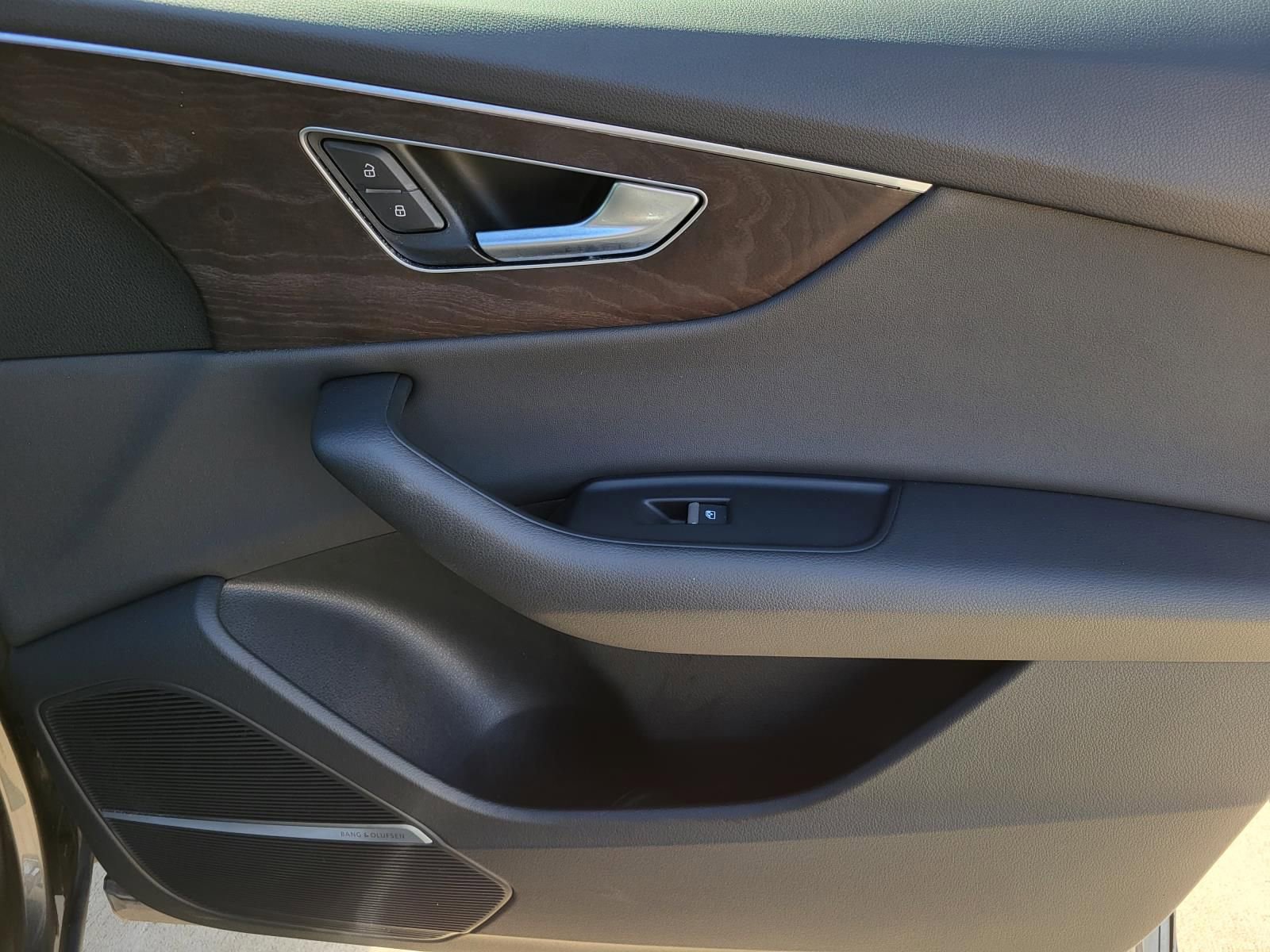 Used 2019 Audi Q8 Prestige w/ Year 1 Package image 13