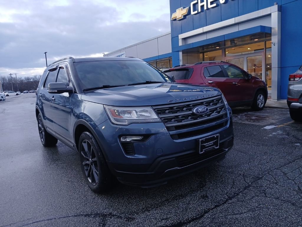 Used 2019 Ford Explorer XLT w/ XLT Sport Appearance Package image 3