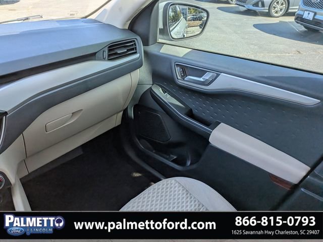 Used 2020 Ford Escape SE image 17