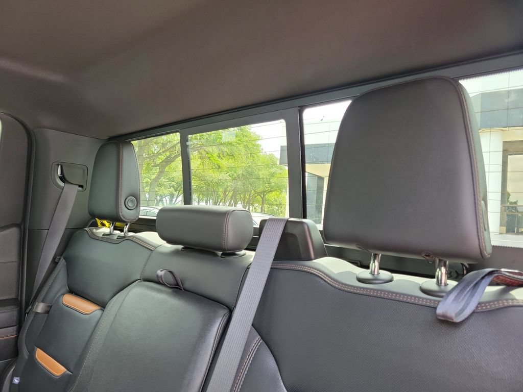 Used 2023 GMC Sierra 1500 AT4 w/ AT4 Premium Package AWD/4WD image 14