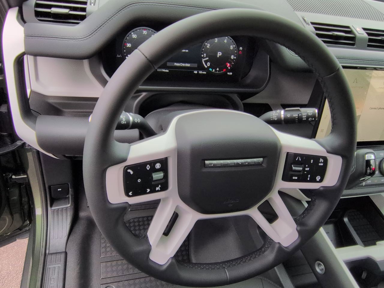 New 2026 Land Rover Defender 110 X-Dynamic SE image 10