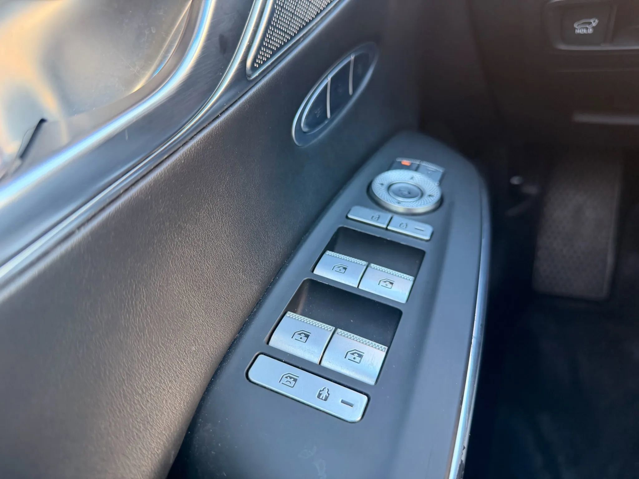 Used 2022 Genesis GV70 3.5T Sport w/ Sport Prestige Package image 24