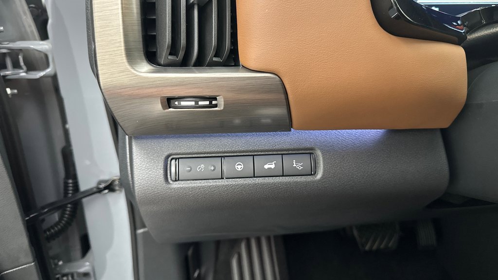 New 2025 Nissan Pathfinder Platinum w/ Cargo Package image 28