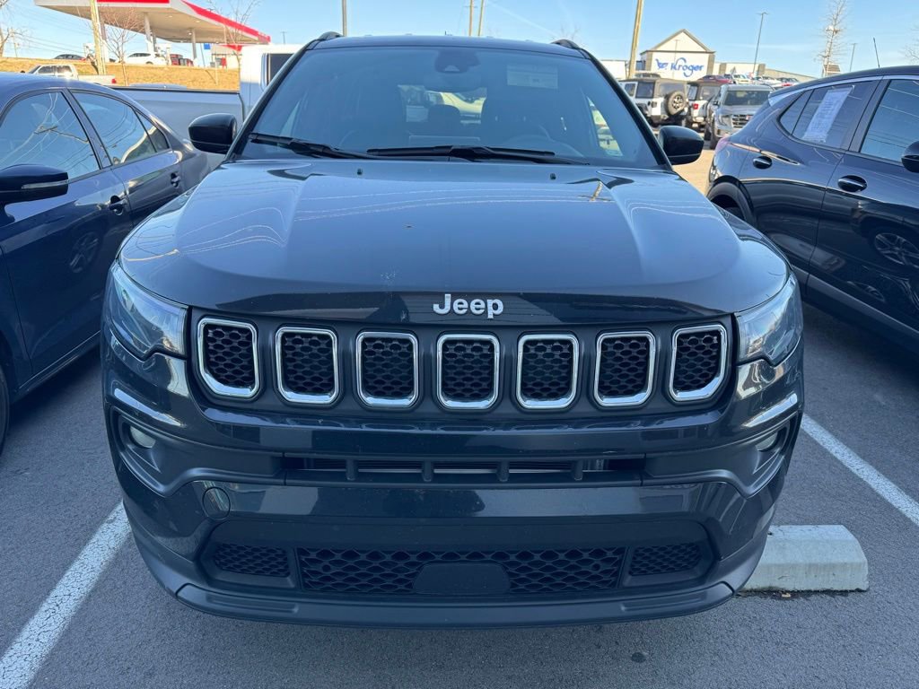 Used 2024 Jeep Compass Latitude w/ Altitude Special Edition image 3