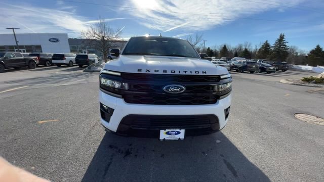 Certified 2024 Ford Expedition Limited image 3