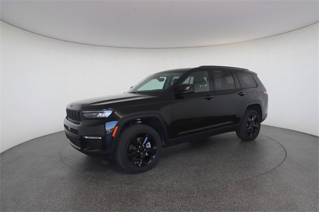 Used 2023 Jeep Grand Cherokee L Limited w/ Black Appearance Package image 4