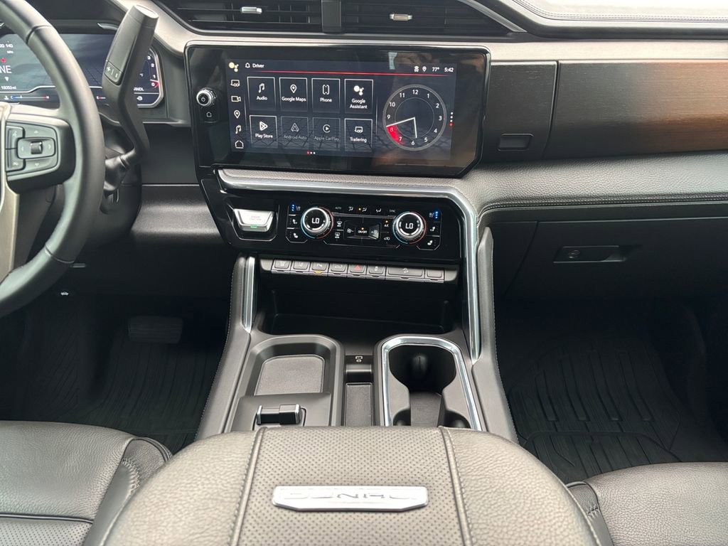 Used 2024 GMC Sierra 2500 Denali w/ Denali Reserve Package AWD/4WD image 12