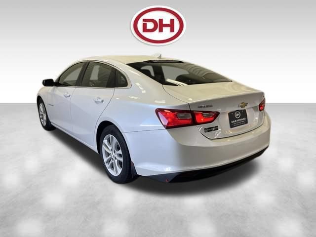 Used 2018 Chevrolet Malibu LT w/ Leather Package FWD image 9
