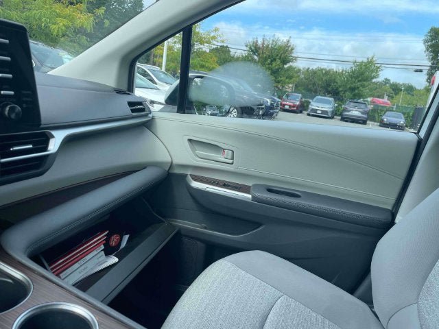 Used 2022 Toyota Sienna LE FWD image 36