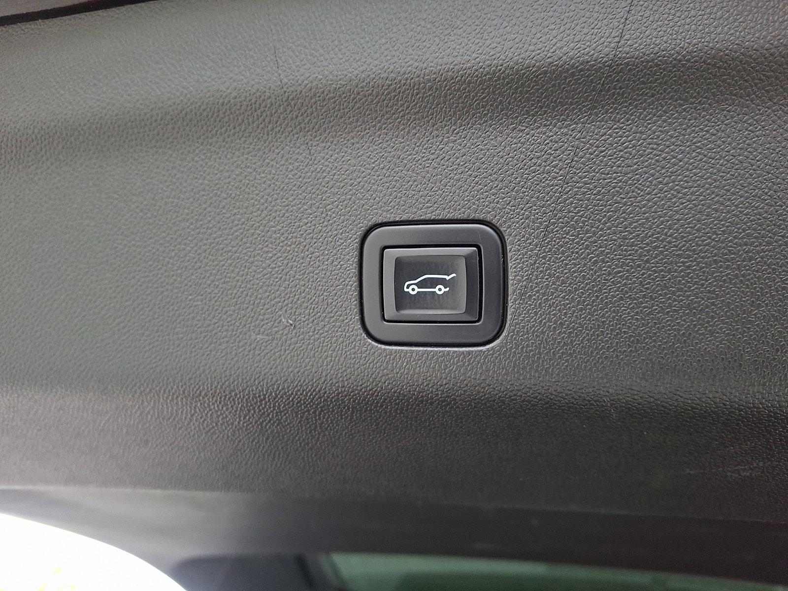 Used 2022 GMC Yukon XL AT4 image 31