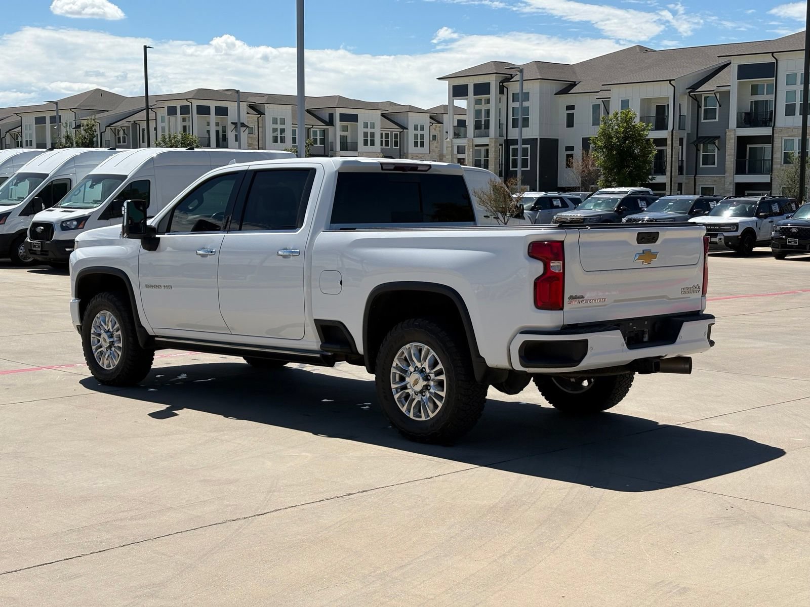 Used 2022 Chevrolet Silverado 2500 High Country w/ Safety Package II AWD/4WD image 5