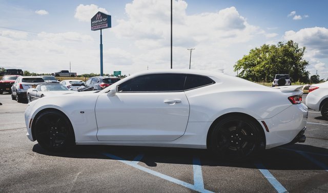 Used 2016 Chevrolet Camaro SS image 22
