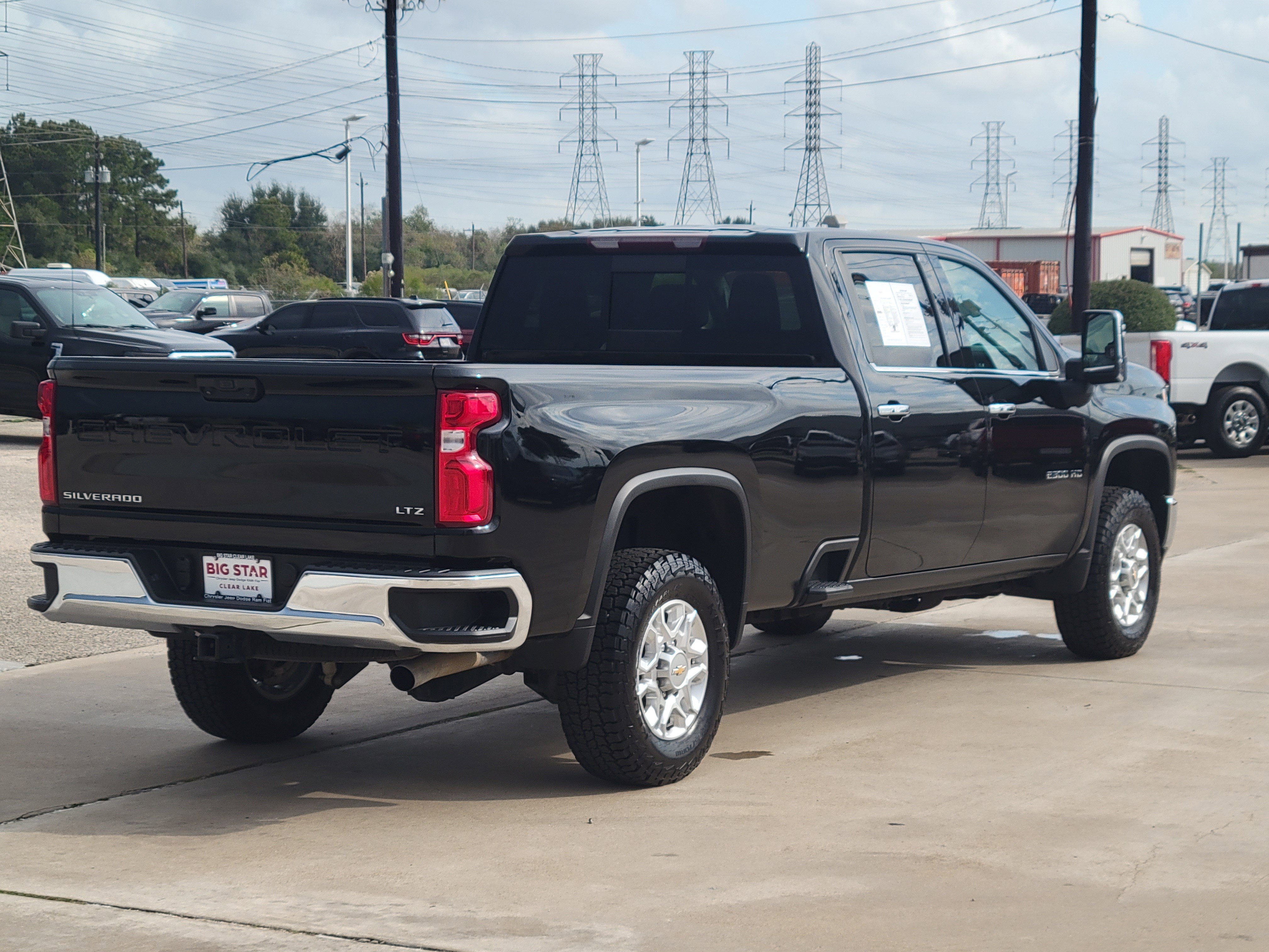 Used 2022 Chevrolet Silverado 2500 LTZ w/ LTZ Convenience Package image 5