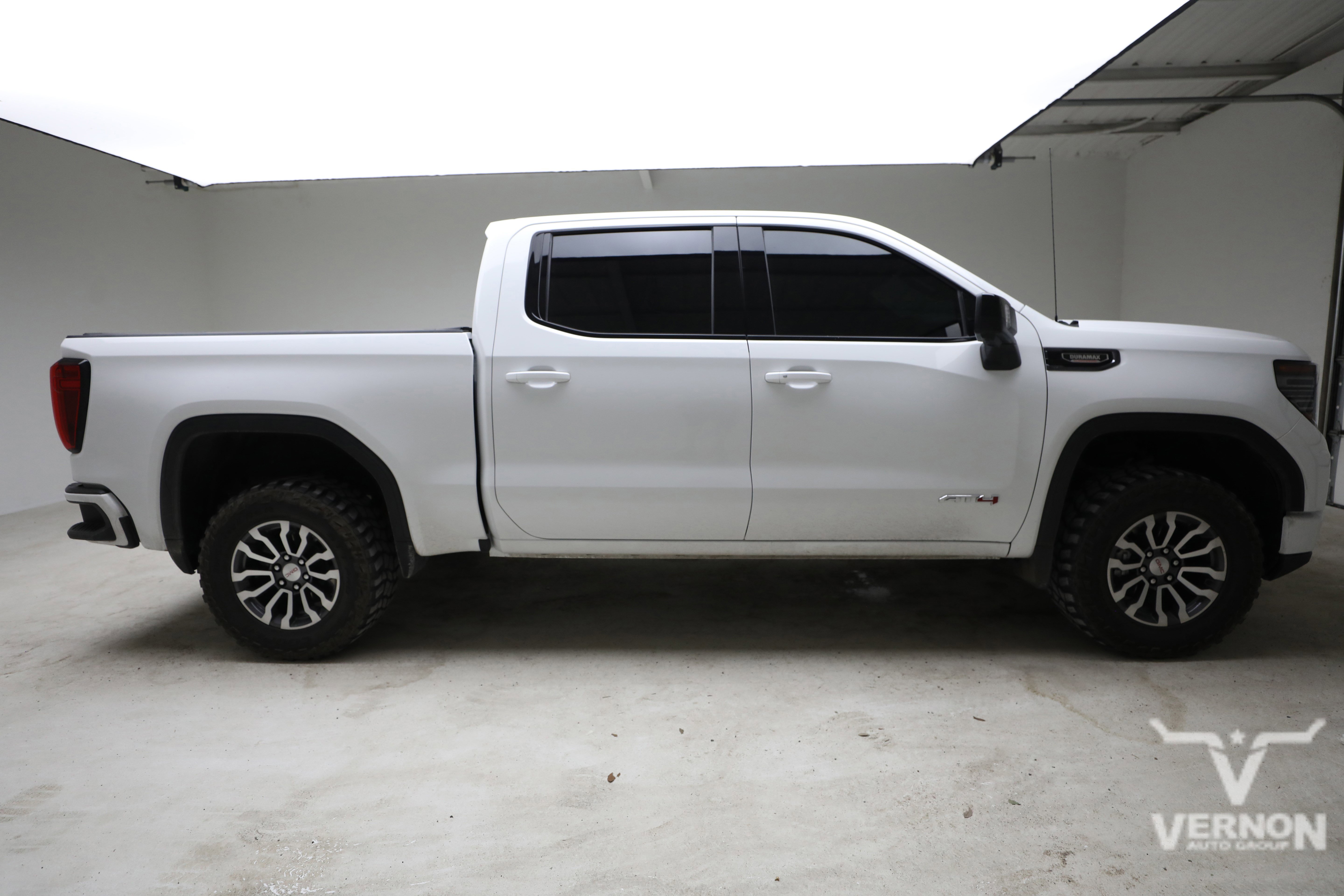 Used 2024 GMC Sierra 1500 AT4 w/ AT4 Premium Package AWD/4WD image 5