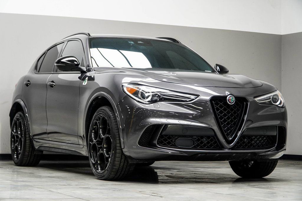 Used 2022 Alfa Romeo Stelvio Quadrifoglio w/ Active Assist Plus Package AWD/4WD image 8