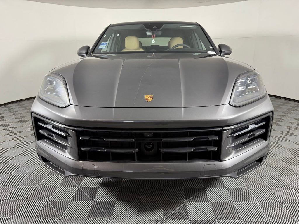 Certified 2025 Porsche Cayenne Coupe image 10