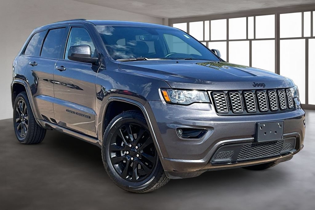 Used 2018 Jeep Grand Cherokee Altitude RWD image 10