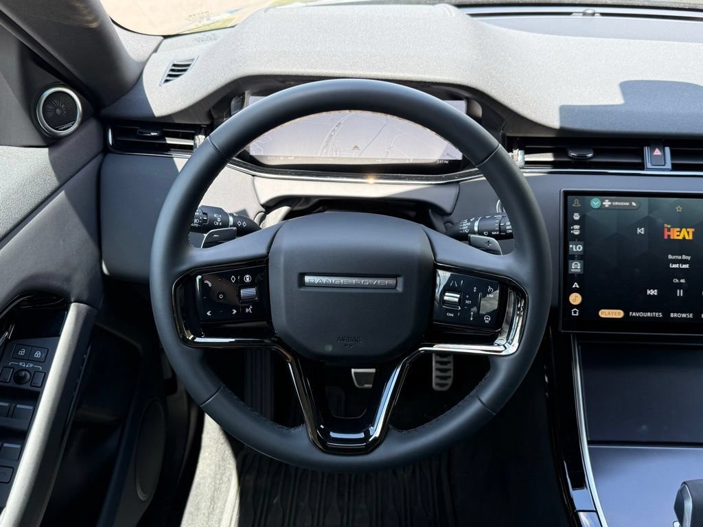 Certified 2026 Land Rover Range Rover Evoque Dynamic SE AWD/4WD image 18
