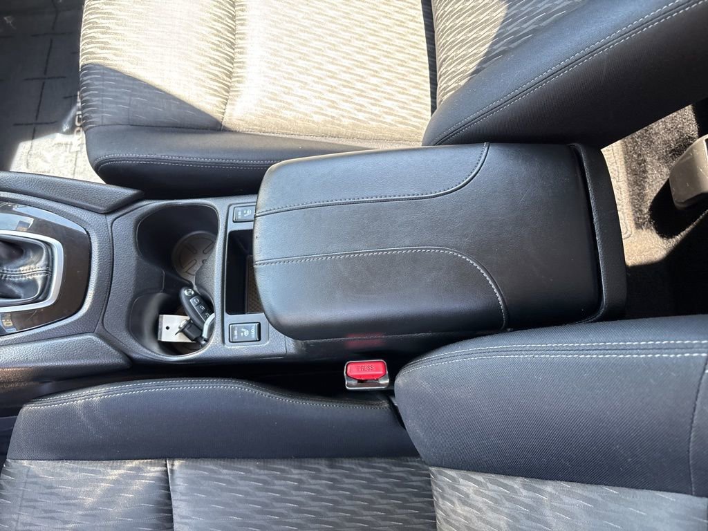 Used 2017 Nissan Rogue SV image 35