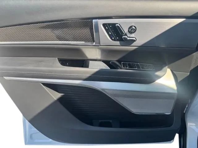 New 2027 Cadillac Vistiq Sport w/ LPO, Floor Liner Package AWD/4WD image 12