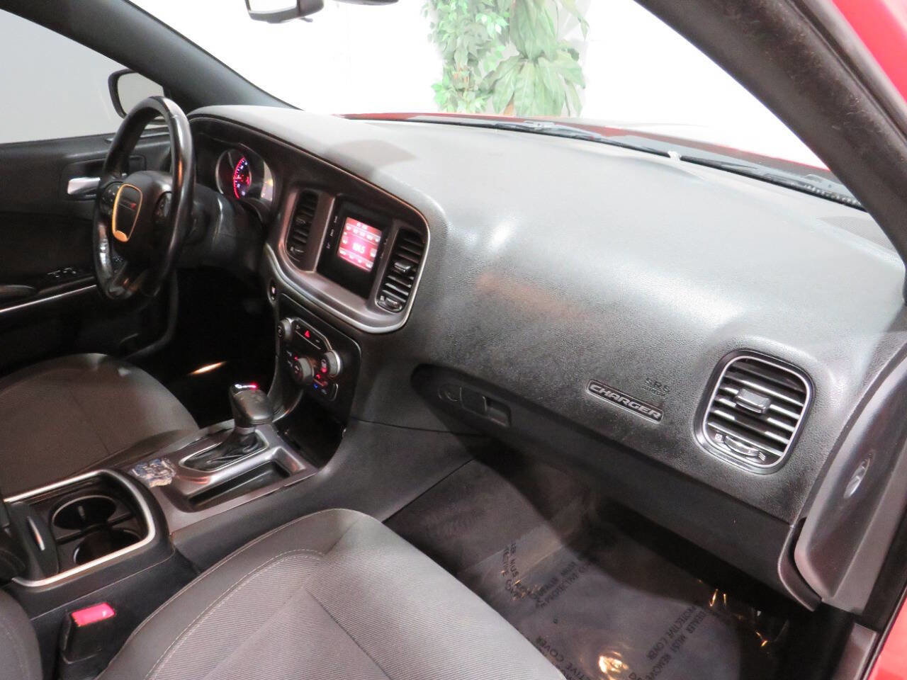 Used 2017 Dodge Charger SE image 7