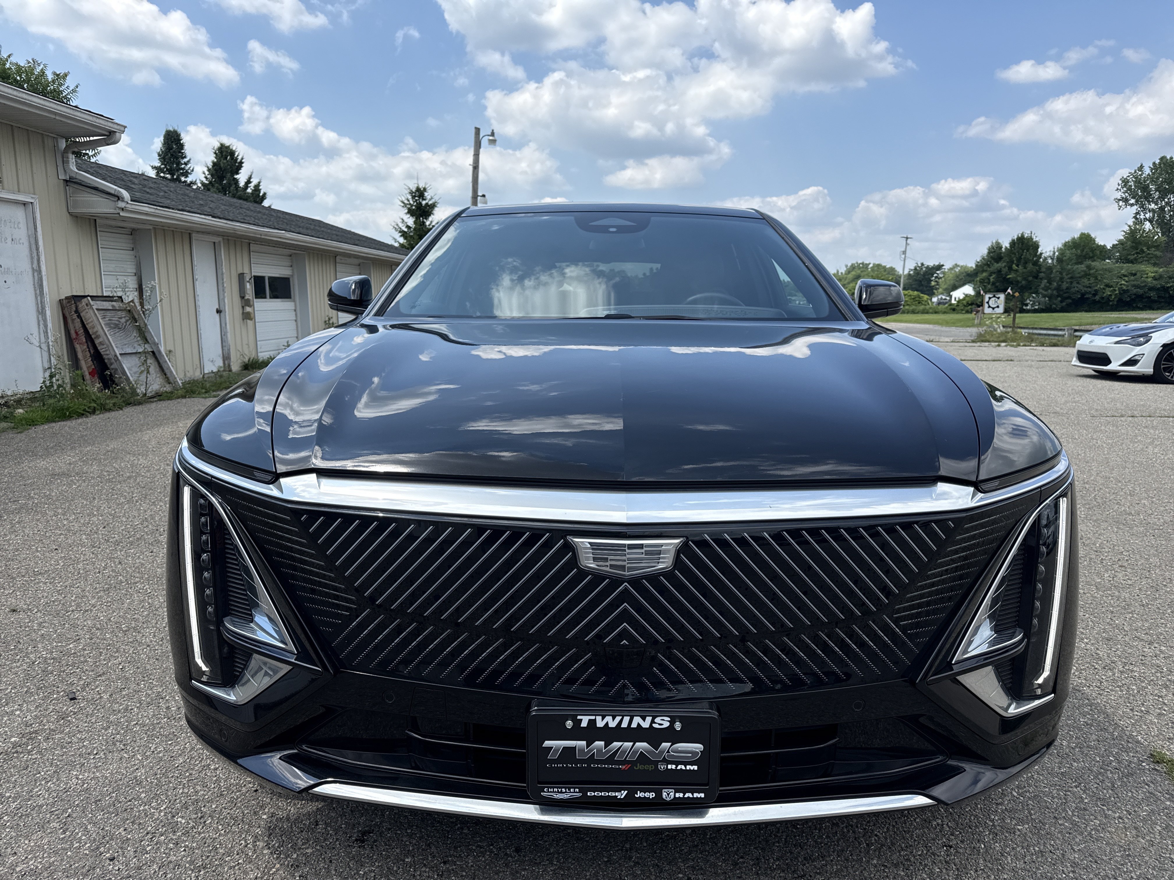 Used 2024 Cadillac Lyriq Tech AWD/4WD image 11